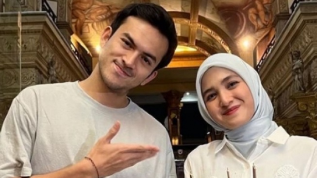 Cut Syifa dan Rizky Nazar Kondangan Bareng, Syifa Hadju Sengaja Pilih Absen?