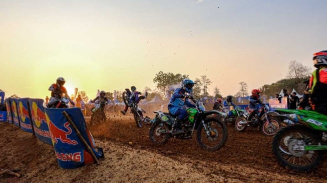 Crosser Muda Bersinar di Sirkuit GOR Sudiang, Rebut Wildcard MXGP 2025!