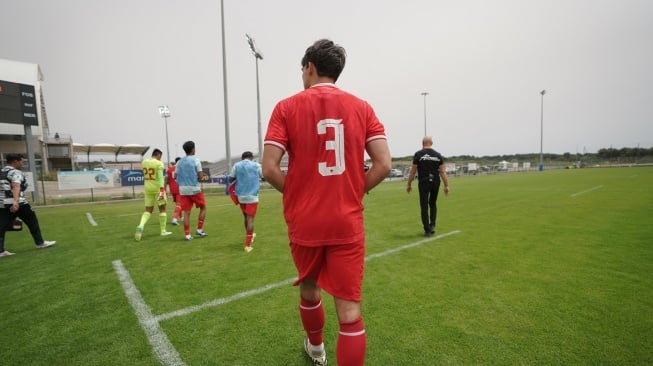 Tim Geypens pernah bermain di FC Twente U-21, yang juga klub bek Timnas Indonesia Mees Hilgers. (IG Tim Geypens)