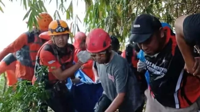 Sragen Gempar! Mayat Wanita Ditemukan di Tepi Sungai Bengawan Solo