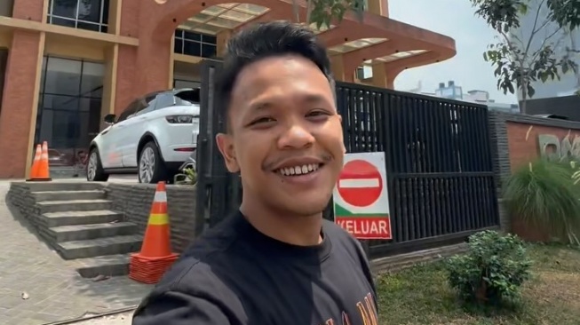 Tubagus Joddy Kerja Bareng Raffi Ahmad di Luar Kota, Netizen Ramai Berpesan: Jangan Ngecewain Orang Baik