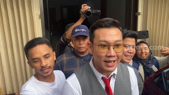 Nyaris Baku Hantam Lawan Farhat Abbas, Denny Sumargo: Biar Pacarnya Anak Gue Paham