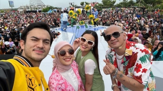 Rizky Nazar dan Cut Syifa ikuti acara Carnaval SCTV 2024 di Purwokerto (Instagram/@rizkynazar20)