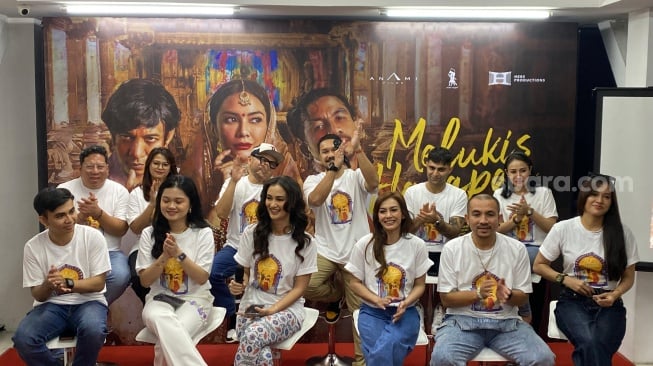 Konferensi pers film Melukis Harapan di Langit India di kawasan Setiabudi, Jakarta Selatan, Selasa (12/11/2024). [Suara.com/Tiara Rosana]