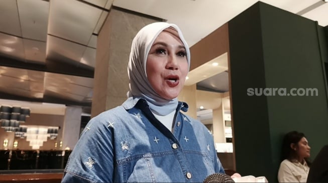 Marini Zumarnis ditemui di SCBD, Jakarta Selatan pada Rabu (13/11/2024). [Suara.com/Rena Pangesti]