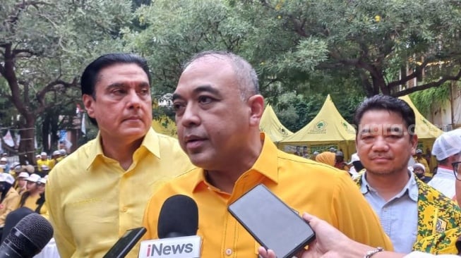 Ketua Dewan Pimpinan Daerah (DPD) Golkar DKI Jakarta, Ahmed Zaki Iskandar. (Suara.com/Fakhri)