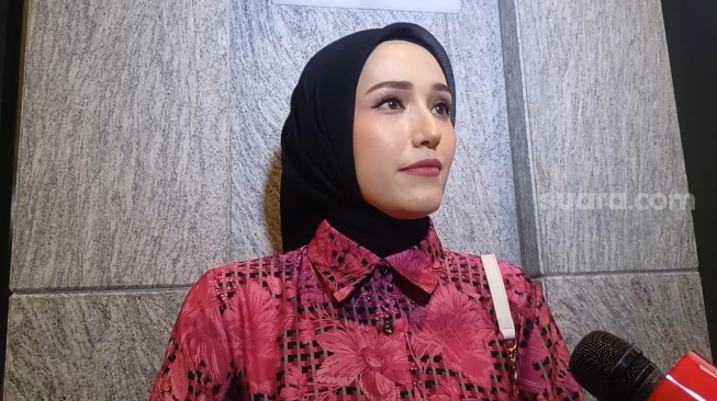 Adelia Pasha ditemui di SCBD, Jakarta Selatan pada Rabu (13/11/2024). [Suara.com/Rena Pangesti]