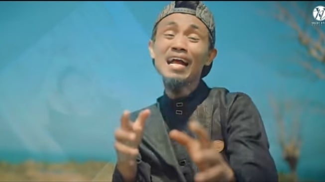 Download Lirik Lagu Mengapa Kau Berubah - Valdy Nyonk, Soundtrack Galau Terkini!