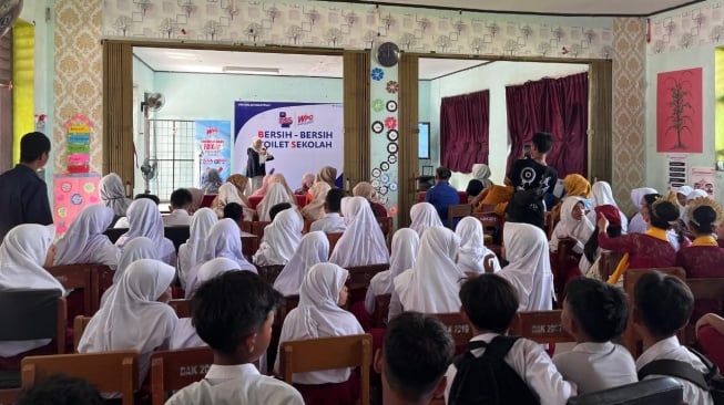 Edukasi pentingnya toilet sekolah di SD Subang. (Dok. WPC)