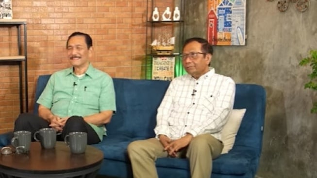 Cerita Mahfud MD Rutin Dijatah Uang dan Pulsa oleh Luhut Binsar Usai Mundur dari PNS: Gus Dur Mempersatukan Kami!