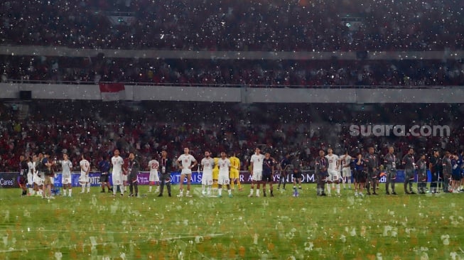 Skuad Timnas Indonesia usai pertandingan Sepak Bola Kualifikasi Piala Dunia 2026 Zona Asia Antara Indonesia melawan Arab Saudi di Stadion Gelora Bung Karno, Jakarta, Selasa (19/11/2024). [Suara.com/Alfian Winanto]