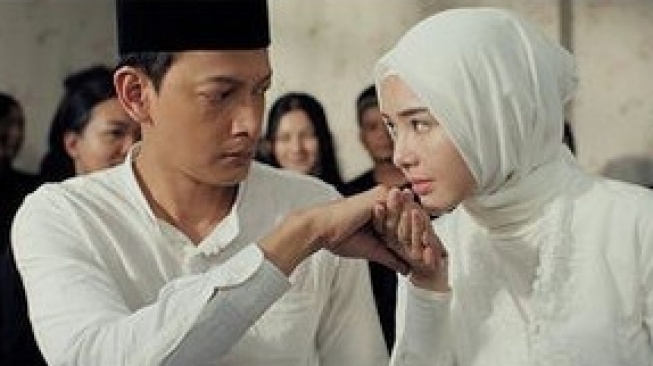 Apa Agama Amanda Manopo? Cantik Berhijab Jadi "Istri" Fedi Nuril di Film 1 Imam 2 Makmum