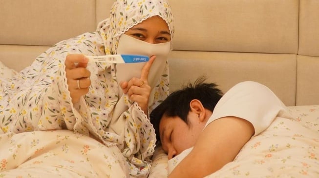 Yunda Faisyah istri ustaz Dennis Lim hamil anak kembar (Instagram)