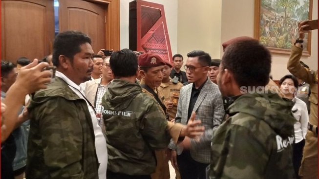 Debat Ketiga Cagub dan Cawagub NTB Sempat Ricuh, Ini Pemicunya