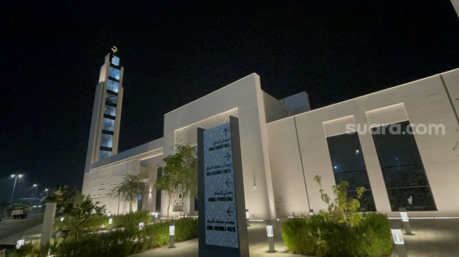 Penampakan Masjid of President Joko Widodo di Abu Dhabi, Uni Emirat Arab. (Suara.com/Novian)