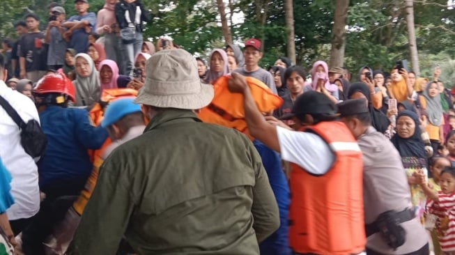 Liburan Berujung Maut: Rombongan PAUD Terseret Ombak di Pantai Ilahan, 1 Bocah Meninggal