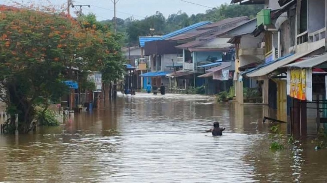 Banjir Kembali Rendam Desa Darit Landak, Ketinggian Air Capai 80 Centimeter