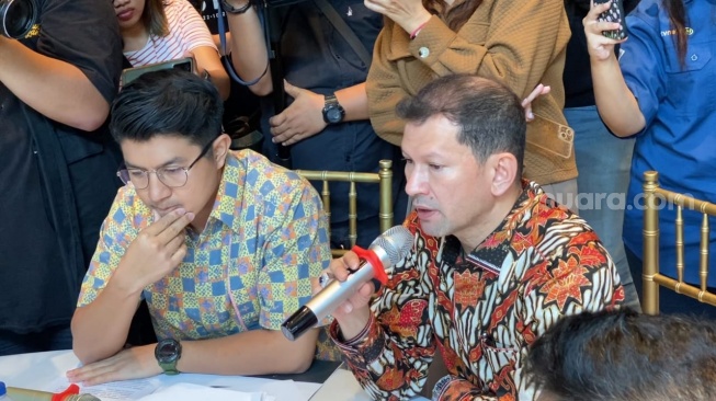 Suasana mediasi Pratiwi Noviyanthi dan tim kuasa hukum Agus Salim di kawasan Kuningan, Jakarta, Selasa (26/11/2024). [Suara.com/Adiyoga Priyambodo]