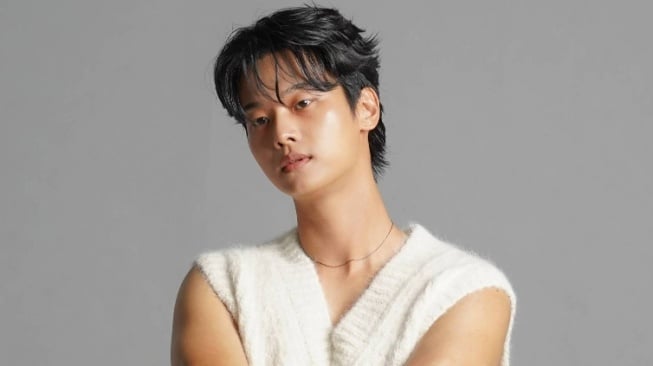 Cha Hak Yeon Menerima Tantangan Berperan di Drama BL 'My Neighbor Killer'