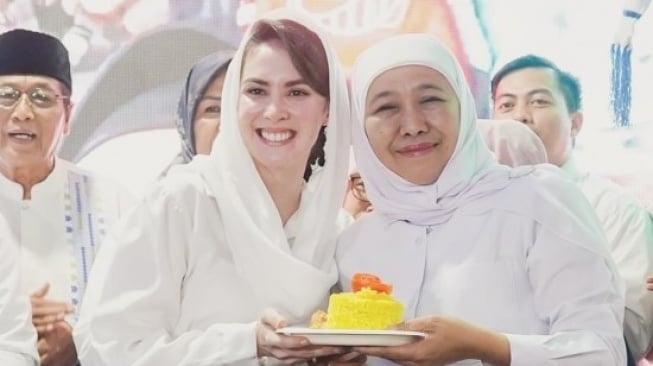 Arumi Bachsin rayakan hasil Pilgub Jatim 2024 (Instagram/@arumibachsin_94)