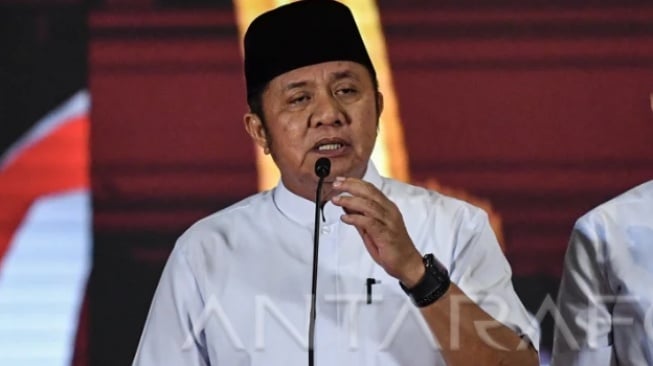 Riuh! Herman Deru Bagikan Salam dari Jokowi Usai Menang Hitung Cepat Pilkada