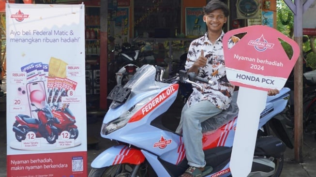 Pengguna Federal Oil Bawa Pulang Honda PCX 160. (Foto: Federal Oil)