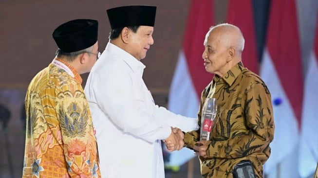 Profil Melan Ahmad, Mbah Guru yang Viral di TikTok Kini Dapat Penghargaan dari Prabowo Subianto