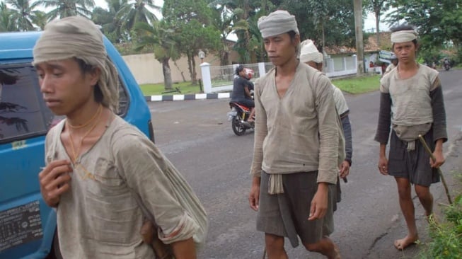 Sunda Wiwitan Menyembah Apa? Keunikan Warisan Leluhur yang Tetap Hidup di Tanah Sunda!