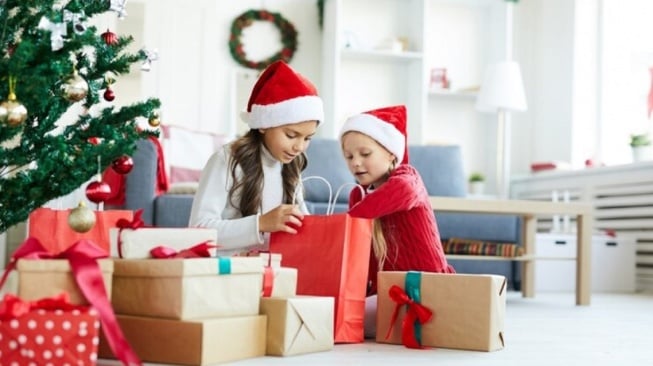 Bingung Cari Kado Natal? Ini 20 Inspirasi Hadiah untuk Anak Sekolah Minggu