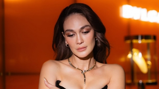 Maxime Bouttier Kedapatan Fitting Baju, Klarifikasi Luna Maya Makin Jadi Sorotan