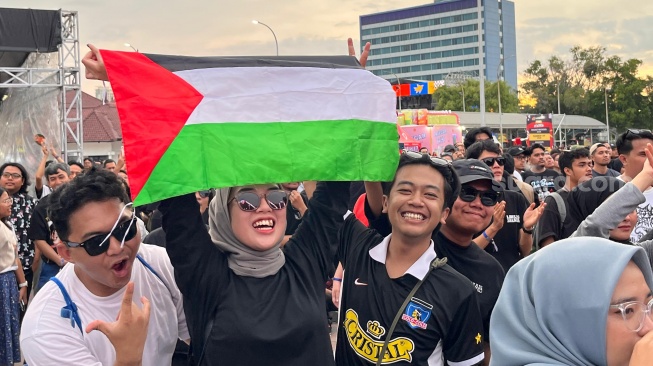 Kibarkan Bendera Palestina di Everblast, Penonton Ini Girang di-Notice Killing Me Inside