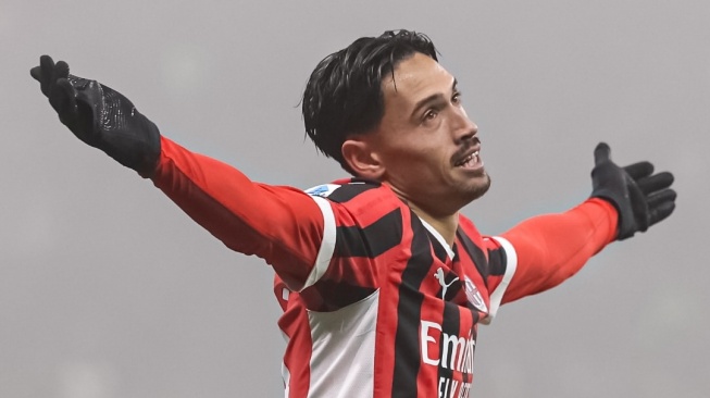 Pemain keturunan Indonesia, Tijjani Reijnders jadi bintang saat AC Milan meraih kemenangan atas Empoli di pekan ke-14 Liga Italia, Minggu (1/12) dinihari WIB. [Instagram AC Milan]