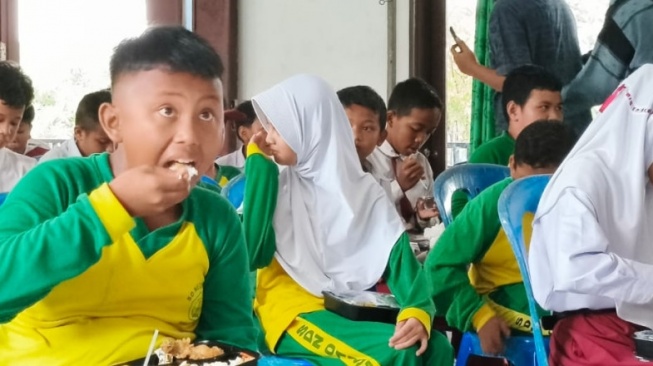 Rp 10 Ribu Per Hari, Uji Coba Makan Bergizi Gratis Dimulai di PPU, Samarinda, dan Balikpapan