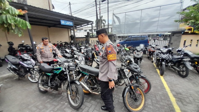 Kapok! Nekat Beraksi, Polsek Kartasura Tahan Motor Balap Liar dan Knalpot Brong Selama 1 Bulan