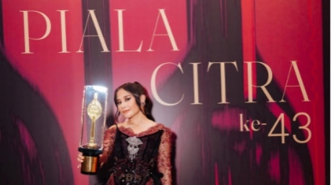 Perjalanan Karier Prilly Latuconsina, Dari Ganteng-Ganteng Serigala hingga Raih Piala Citra