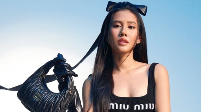 Shenina Cinnamon Tampil Mempesona Jadi Model Miu Miu (Instagram)