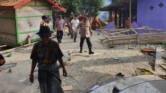 Pondok Pesantren di Serang Diamuk Massa, Diduga Karena Pimpinan Ponpes Cabuli Santriwati