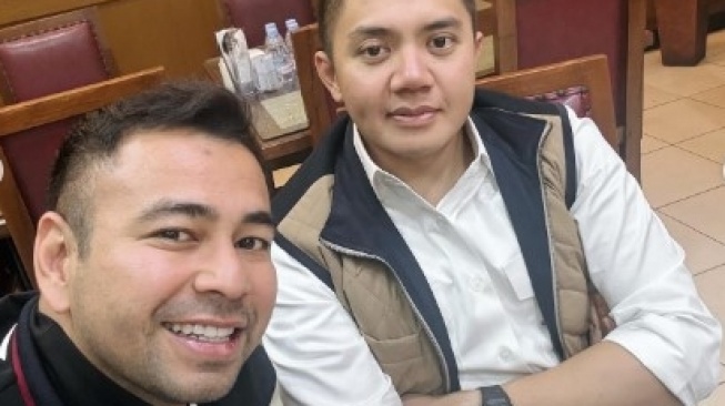 Nongkrong Bareng Mayor Teddy Jam 3 Pagi Bahas Kerjaan, Raffi Ahmad Pencitraan?