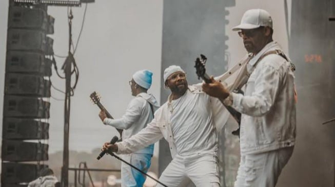 Lagu Klasik On Bended Knee Karya Boyz II Men, Balada Cinta yang Abadi di Era Digital