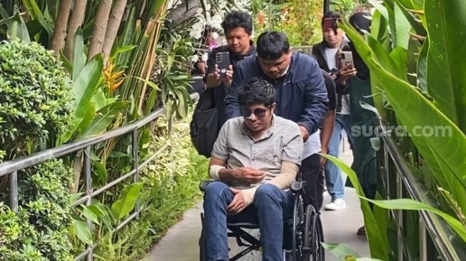 Momen Agus Salim Tiba di Kemensos RI, Penuhi Undangan Soal Kisruh Donasi Rp1,5 Miliar