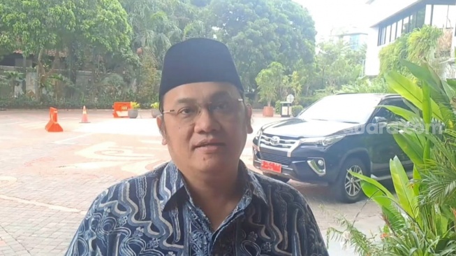 Sudah Damai, Farhat Abbas Janji Cabut Laporan Polisi Terhadap Denny Sumargo