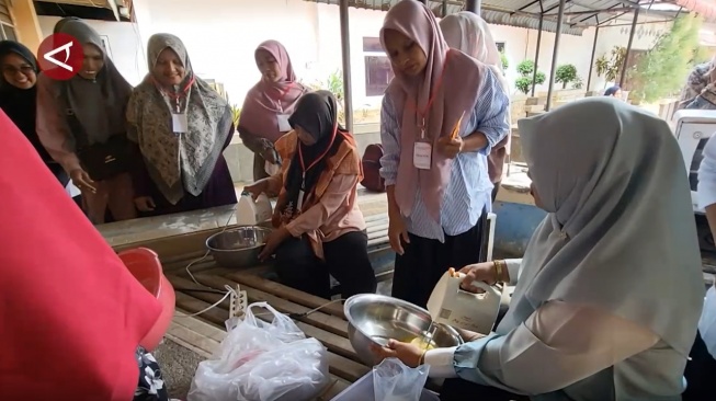 Lawan Kemiskinan Ekstrem, 25 Ibu Rumah Tangga di Aceh Dilatih Jadi Pembuat Kue