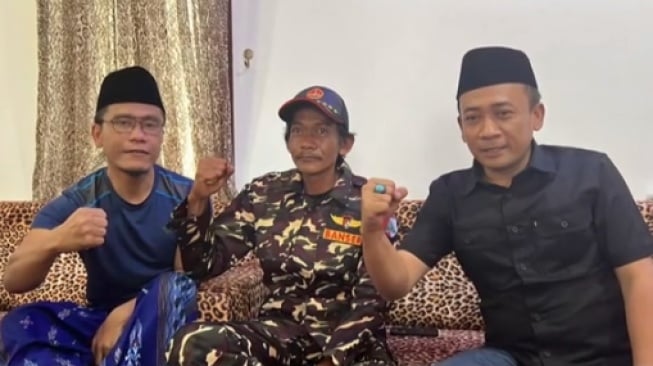 Penjual Es Teh yang Dihina Gus Miftah Diangkat Jadi Anggota Kehormatan Banser Jogja