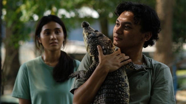 Crocodile Tears: Melihat Cinta Berbagai Wujud dalam Drama Keluarga yang Emosional