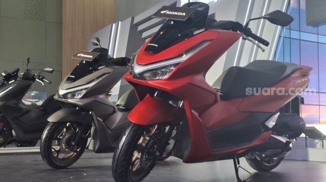 Bingung Pilih Varian New Honda PCX 160 2025? Intip Bedanya: Dari yang Bikin Kantong Aman Sampai Buat Tetangga Iri