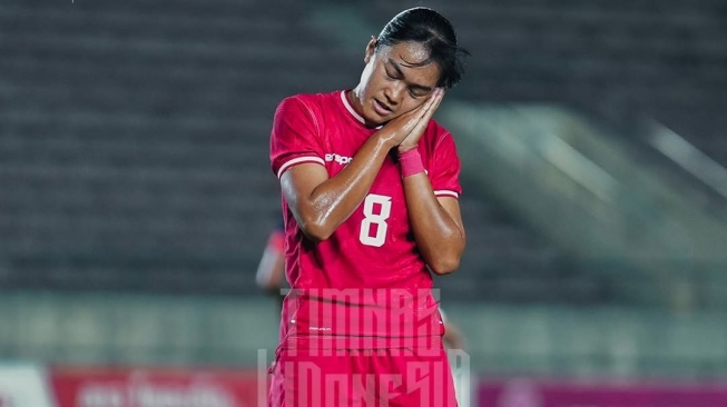 Dua Kata Reva Octaviani Usai Persembahkan Trofi Piala AFF Putri 2024