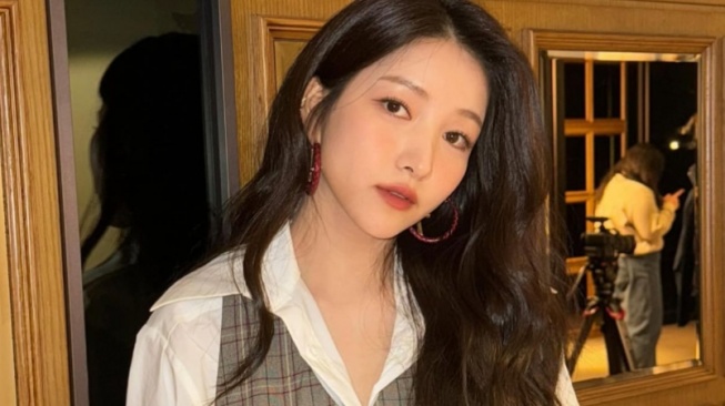 Effortless! 4 Pilihan Daily Outfit ala Sowon yang Wajib Kamu Coba