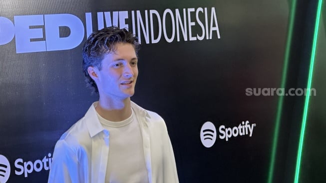 Jajal Cireng Hingga Cilok di Panggung 2024 Spotify Wrapped Live Indonesia, Henry Moodie Ketagihan Sampai Mau Bawa Pulang