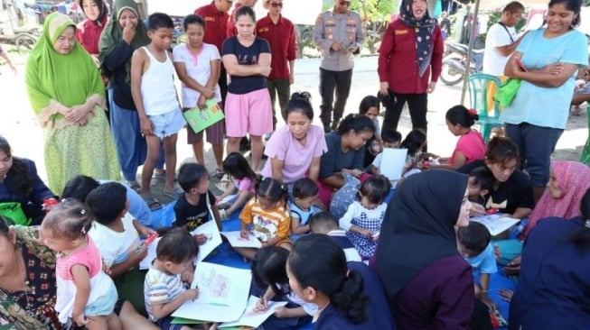 Korban Banjir Patumbak Deli Serdang Dapat Trauma Healing dari Polda Sumut