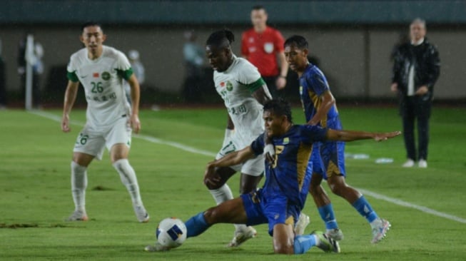 Lini Belakang Keropos, Biang Kegagalan Persib Bandung Melangkah ke Asia